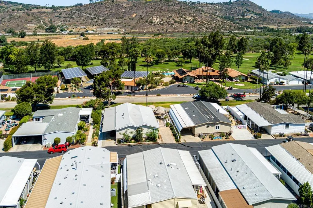 https://cdn.realtyfeed.com/cdn/127/306800013/0eec7d2827aceca44797bb0b95919875.webp