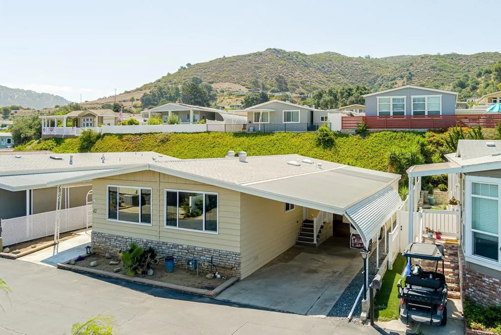 4650 Dulin Spc 42 Unit 42, Fallbrook, CA 92028 - Main photo, Fallbrook, CA