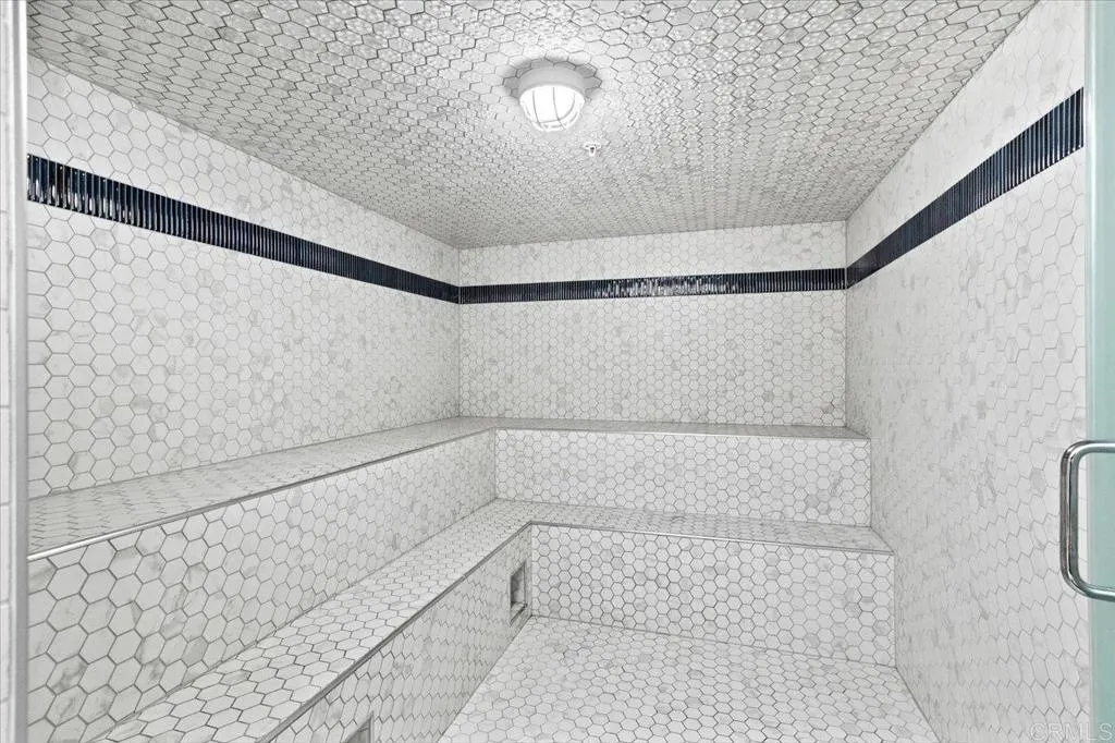 https://cdn.realtyfeed.com/cdn/127/306800115/0b7f85a68b810edc0b15c65b354521c8.webp