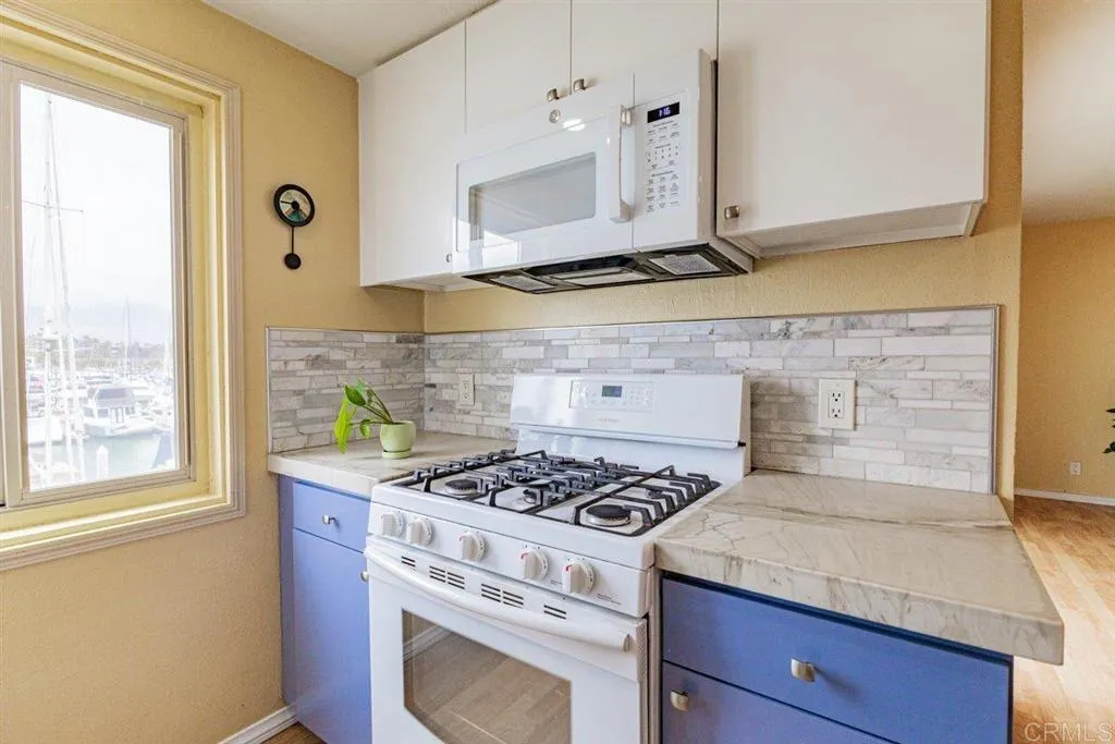 https://cdn.realtyfeed.com/cdn/127/306800210/72c15acabba680d92f8aeb8885ba460e.webp