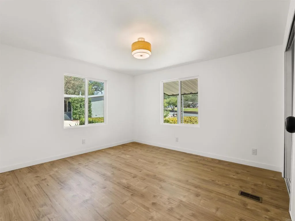 https://cdn.realtyfeed.com/cdn/127/306800351/a2ab259ce7f41a909235facd8be76663.webp