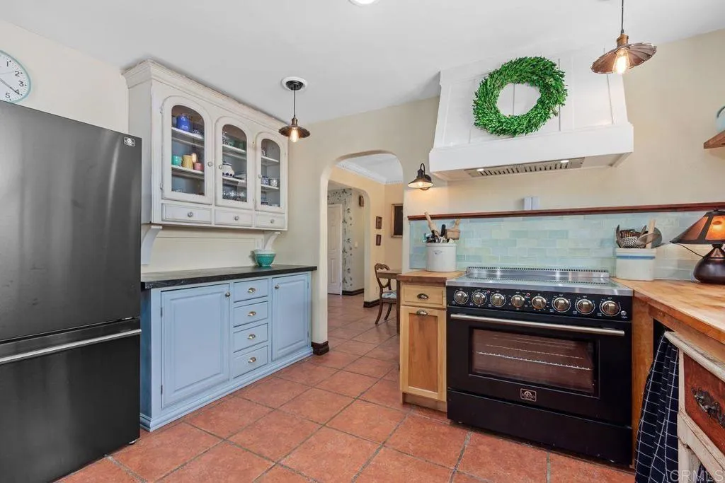 https://cdn.realtyfeed.com/cdn/127/306800355/54e6d64e3b6bd502fe7c22b84e1de442.webp