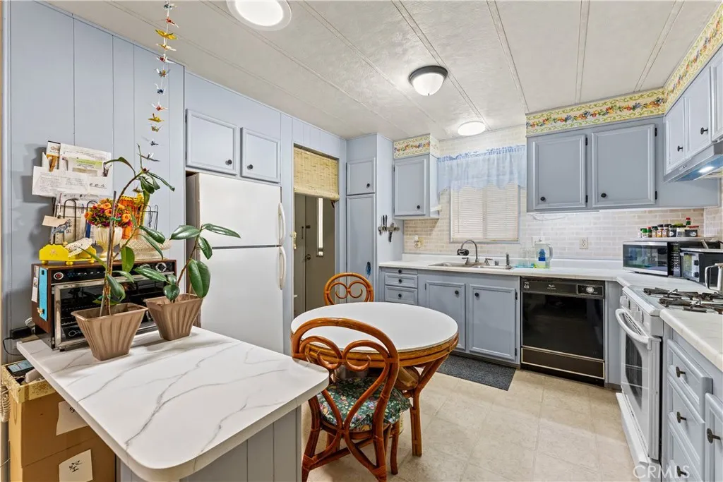 https://cdn.realtyfeed.com/cdn/127/306800361/de2cde1db7fe438d23806c068a854f97.webp
