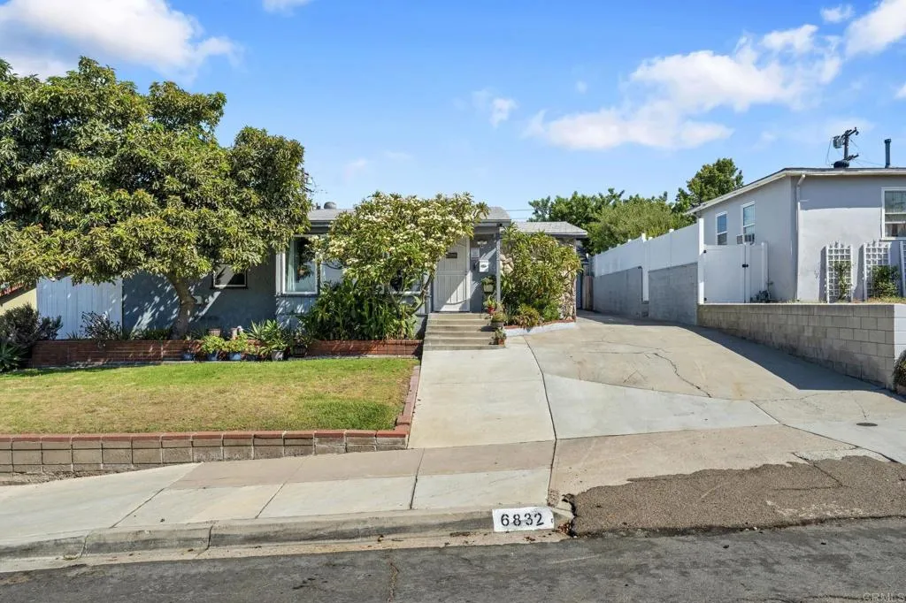 https://cdn.realtyfeed.com/cdn/127/306800397/336b32d04b7af2cbe57ef5ee5086544a.webp