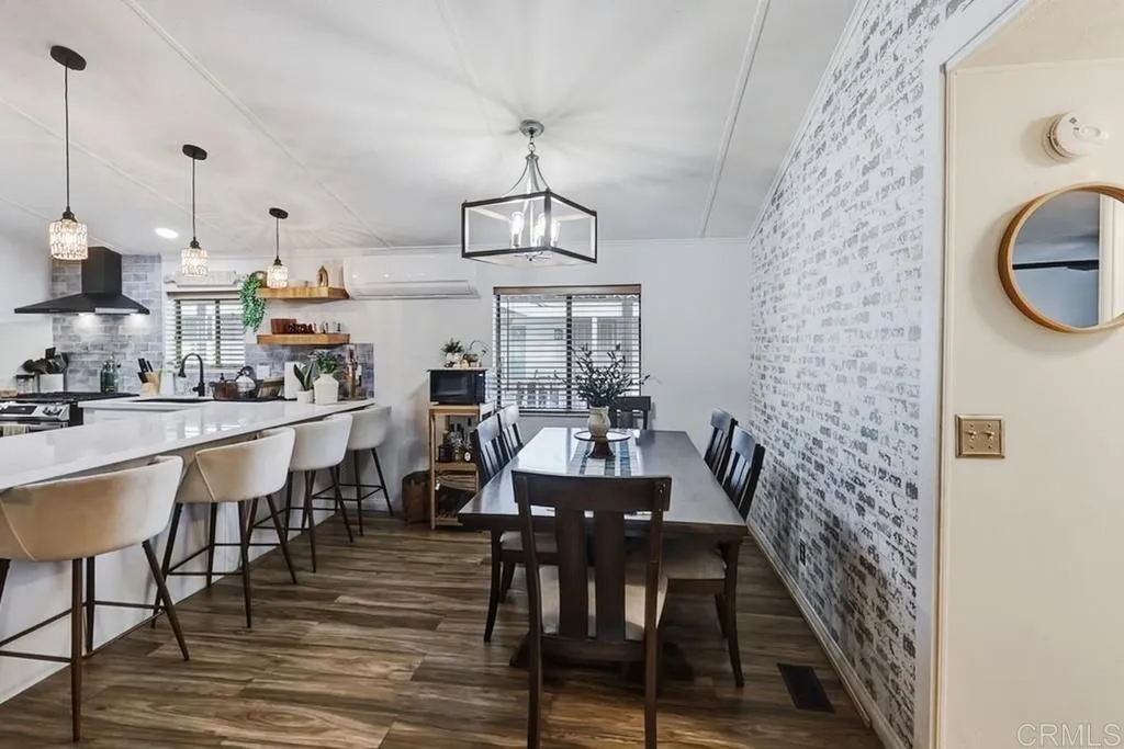 https://cdn.realtyfeed.com/cdn/127/306800523/b6ac95c1651e2d8e3e2c63e09d3c625a.webp
