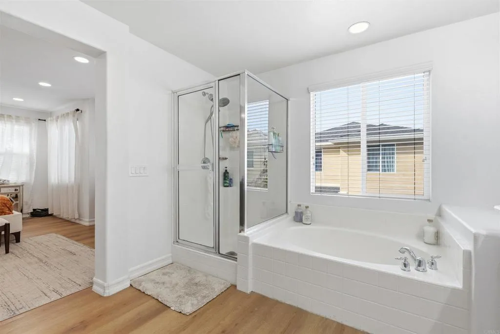 https://cdn.realtyfeed.com/cdn/127/306800531/7042dcc9c54b1b7a4807fc6a57793128.webp