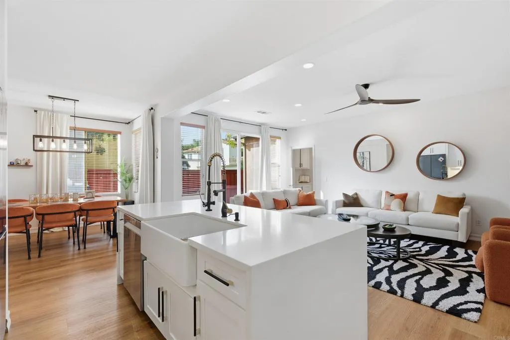 https://cdn.realtyfeed.com/cdn/127/306800531/c8e0eeaa8d07edb55820678b89f3e368.webp