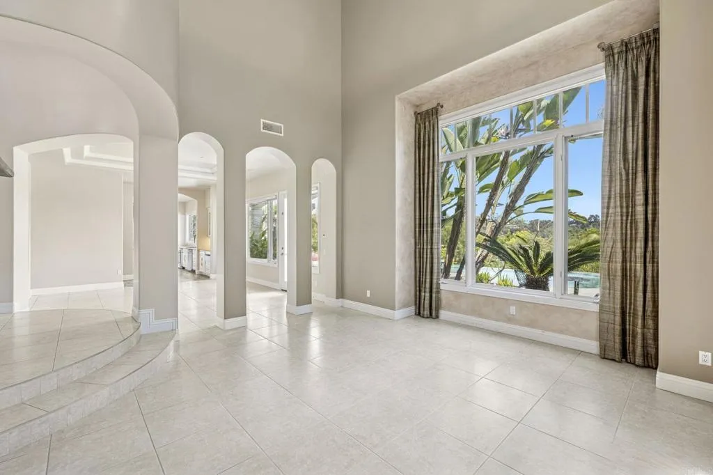 https://cdn.realtyfeed.com/cdn/127/306800564/561eca63c75a11b673f5891ba542e26d.webp