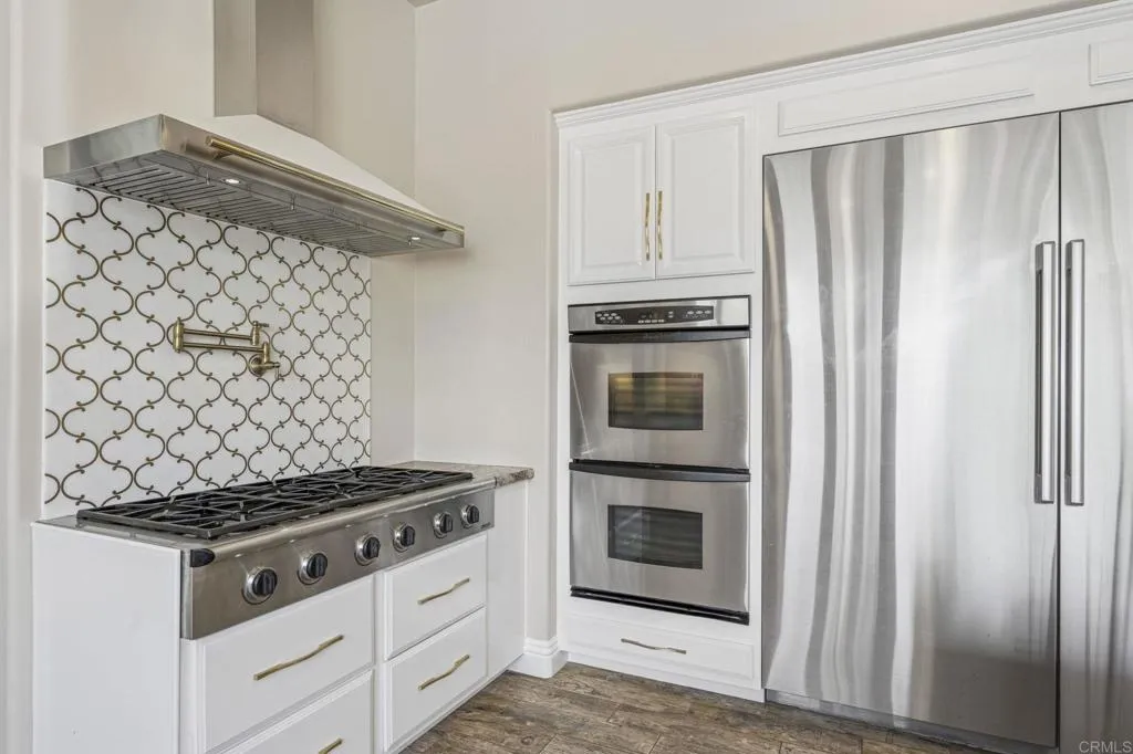 https://cdn.realtyfeed.com/cdn/127/306800564/791ef8cd0447ec48f4deaae0b728fb05.webp