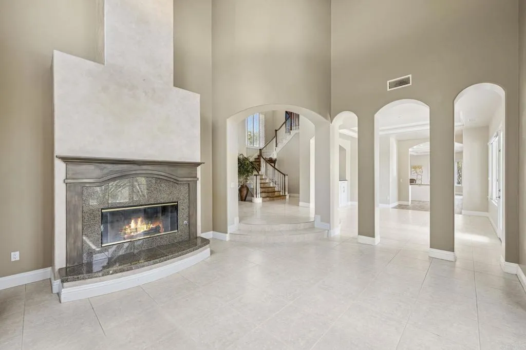 https://cdn.realtyfeed.com/cdn/127/306800564/8397888aff9c79e166f4861a5cf336a6.webp