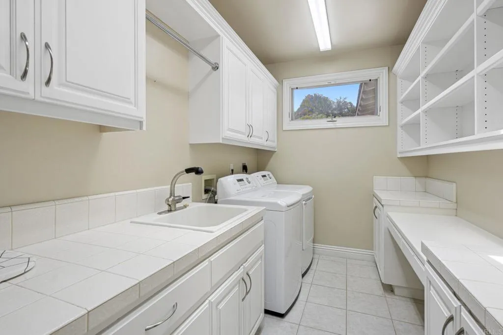 https://cdn.realtyfeed.com/cdn/127/306800564/8fa227c6c7b2970aa14894ffc26edc08.webp