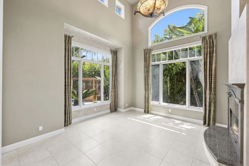 https://cdn.realtyfeed.com/cdn/127/306800564/93ef1ed1c6f5f64507c8bfff2ea554b0.webp