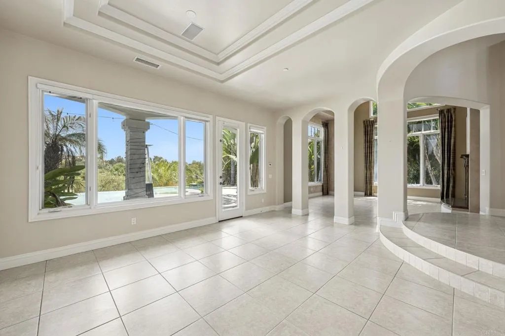 https://cdn.realtyfeed.com/cdn/127/306800564/9e98e571f9b7357aa146e7338726940b.webp