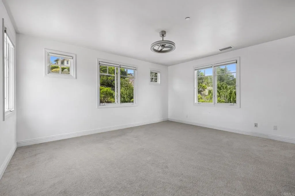 https://cdn.realtyfeed.com/cdn/127/306800564/b9c77981cf57cf48f2f1828c9bfb75d9.webp