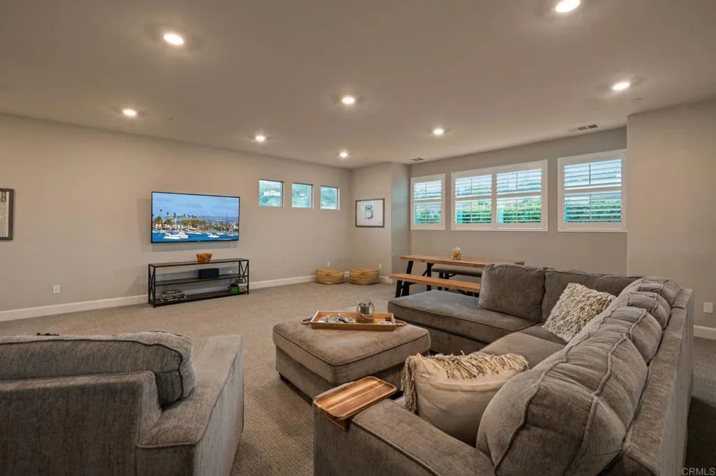https://cdn.realtyfeed.com/cdn/127/306800589/048f5bbcbf959a9282fe83b96ae07391.webp