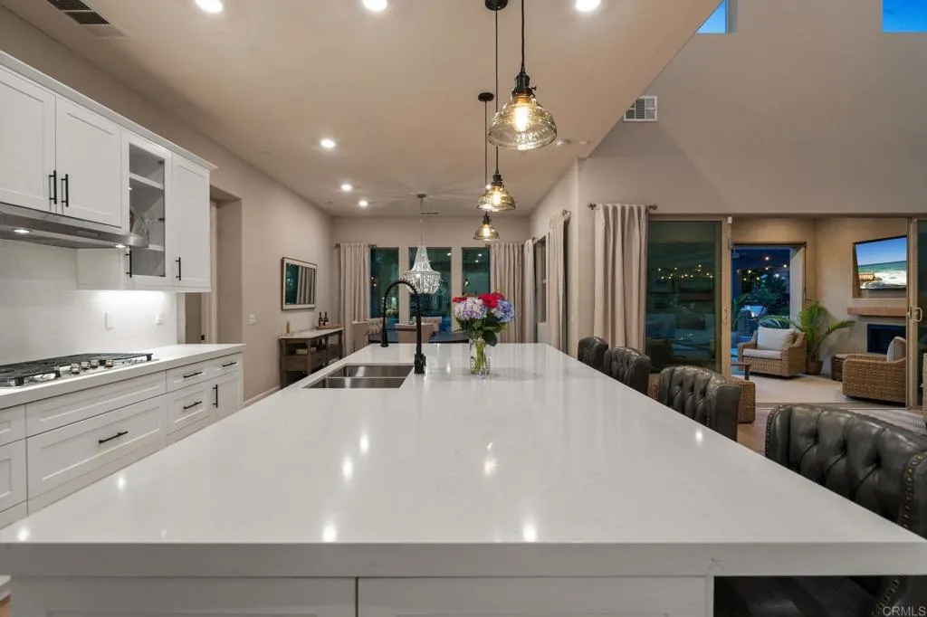 https://cdn.realtyfeed.com/cdn/127/306800589/1628b92c0c9338f2f2351d0bbb16ca3e.webp