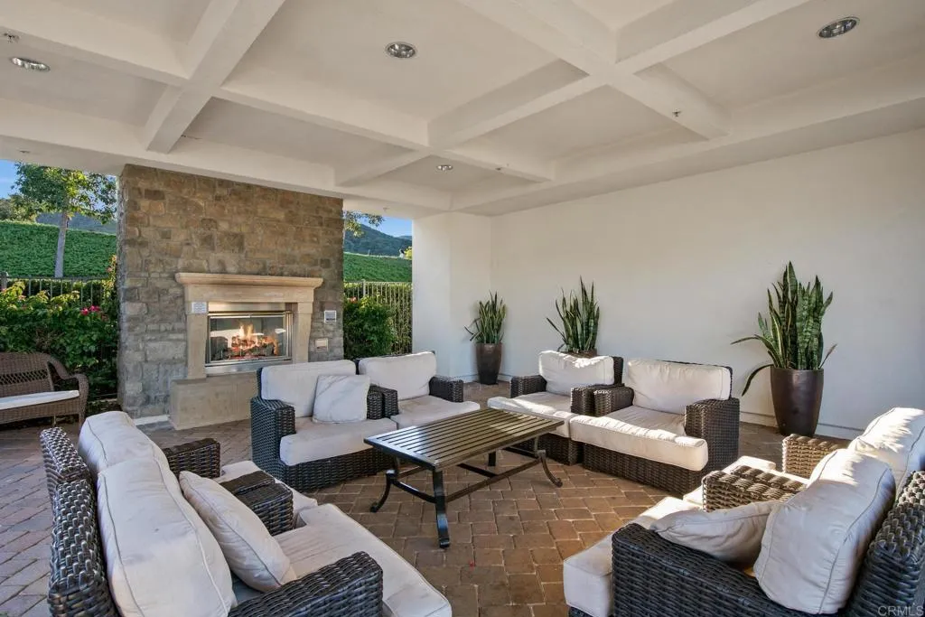 https://cdn.realtyfeed.com/cdn/127/306800589/35b84cab3b8faab4926e3429606e2b7f.webp