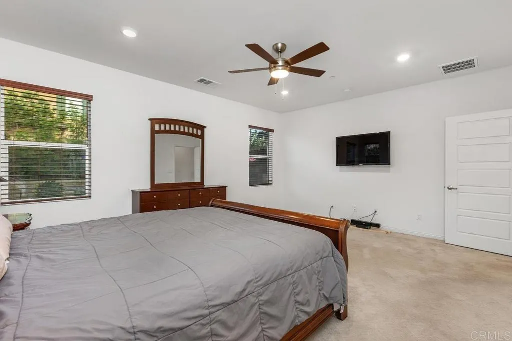 https://cdn.realtyfeed.com/cdn/127/306800604/28f08cc0ef8f209d4f3050dc09280895.webp