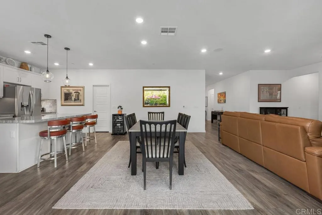 https://cdn.realtyfeed.com/cdn/127/306800604/c6e7efa060c8a5ffe59b3ca67878a591.webp