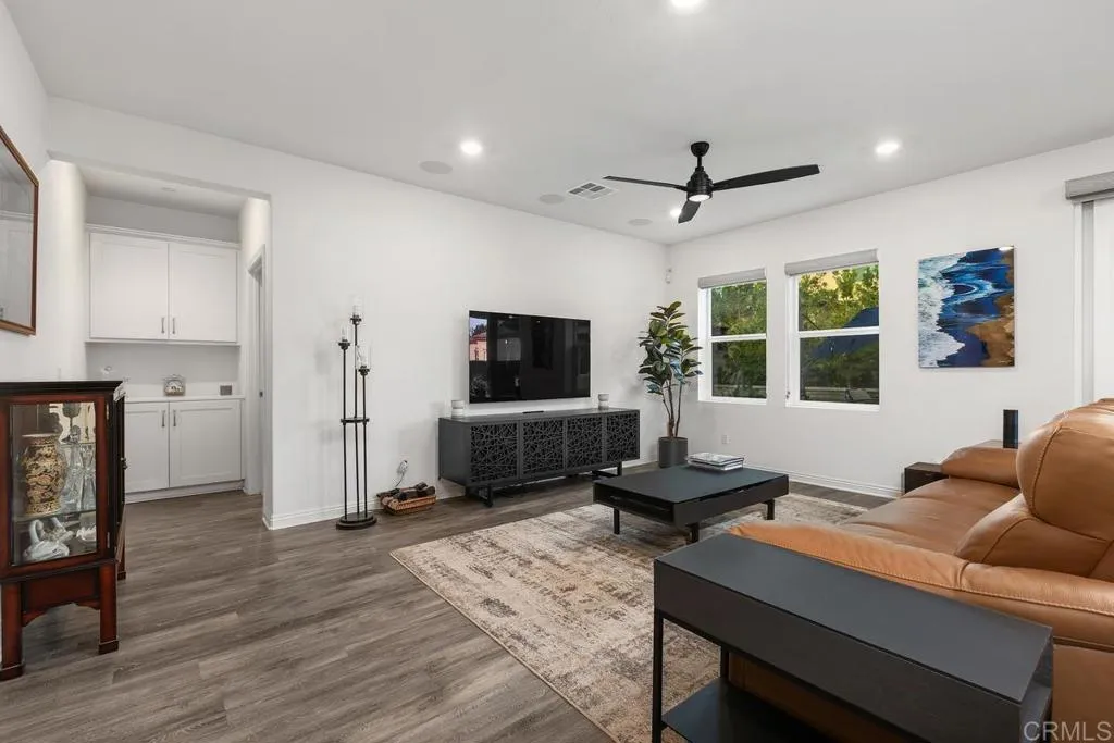 https://cdn.realtyfeed.com/cdn/127/306800604/f6eb3dcf98274e581f133f4b81548e2d.webp