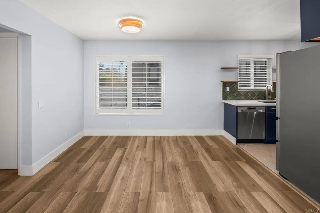https://cdn.realtyfeed.com/cdn/127/306800627/8fa99299caa4490c0ddca145e5e6b6e7.webp