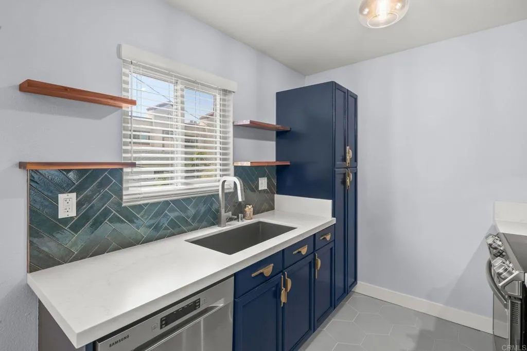 https://cdn.realtyfeed.com/cdn/127/306800627/cc48c1af214220c3b8ac0bef84a96712.webp