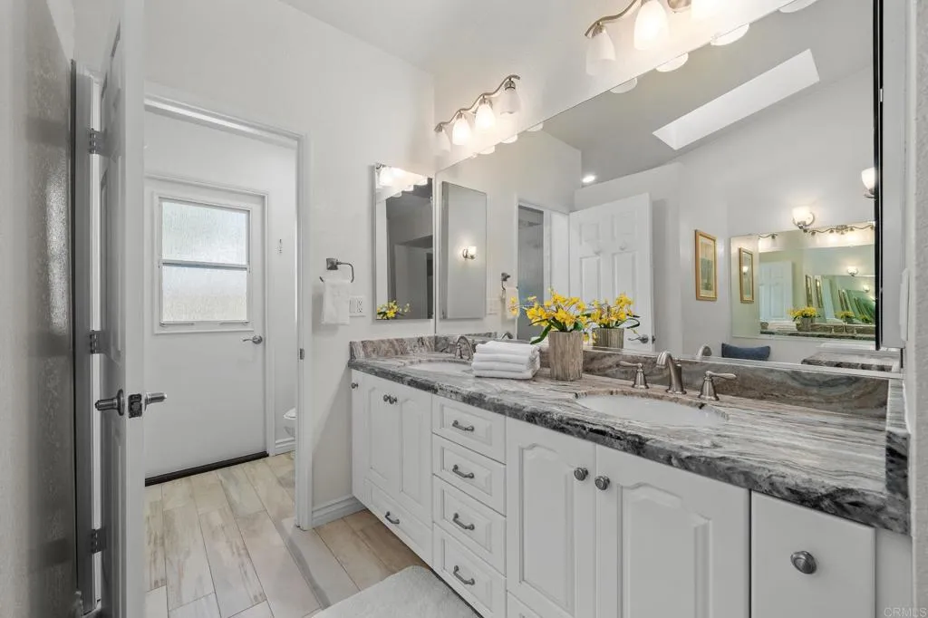 https://cdn.realtyfeed.com/cdn/127/306800628/068382d6a0bd7966c09bd284f765aac7.webp