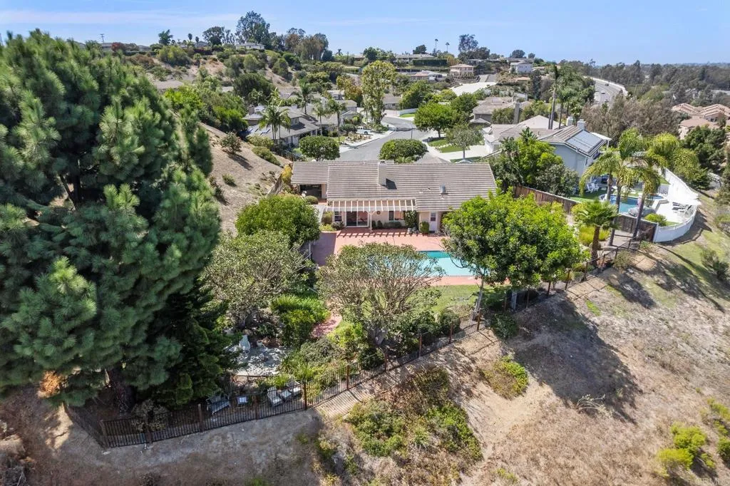 https://cdn.realtyfeed.com/cdn/127/306800628/709d0d4d494ebecb13dac6fb363c37d3.webp