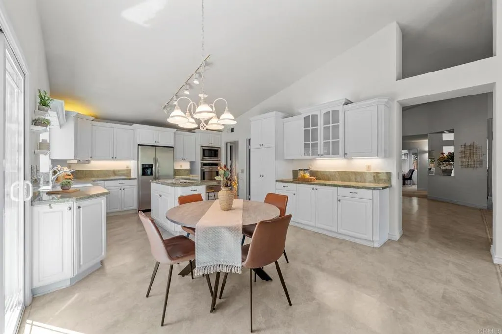 https://cdn.realtyfeed.com/cdn/127/306800628/b6b6d5af15599f6890f51250e2152199.webp