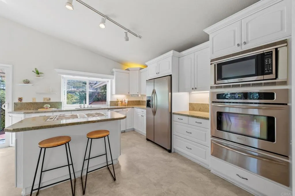 https://cdn.realtyfeed.com/cdn/127/306800628/cc499b8cc6f596769121455ab02526e2.webp