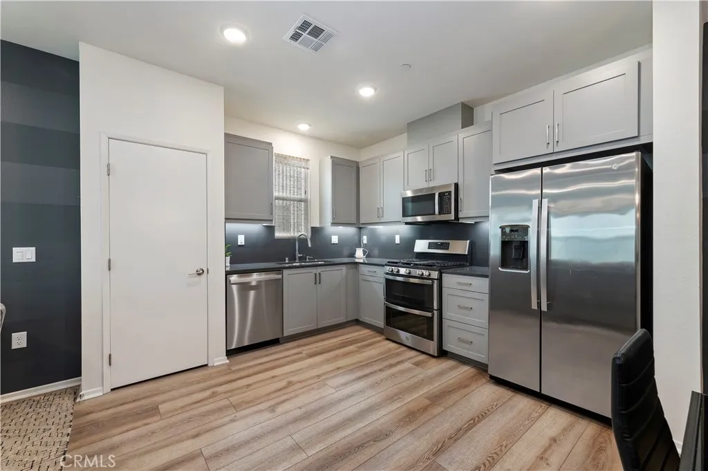 Photo #9: SW26184647 Listing: Photo #9