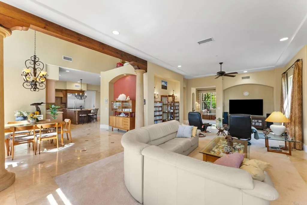 https://cdn.realtyfeed.com/cdn/127/306800786/3ad49500c3f63984c6ea73f4735c54d1.webp