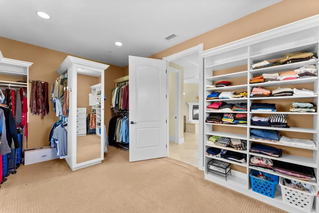 https://cdn.realtyfeed.com/cdn/127/306800786/703969549ef26e3a98f5586bed01443b.webp