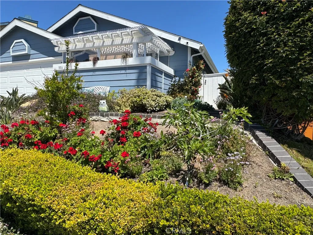 1816 E Pointe