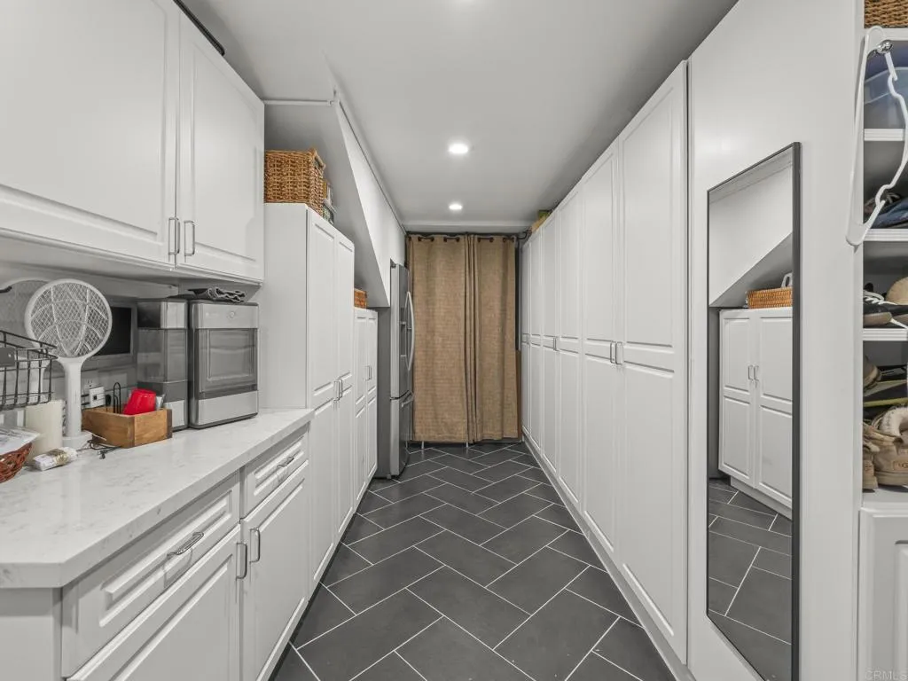 https://cdn.realtyfeed.com/cdn/127/306800889/1f2508c5cafd473d6d9d136d2f0f61f0.webp