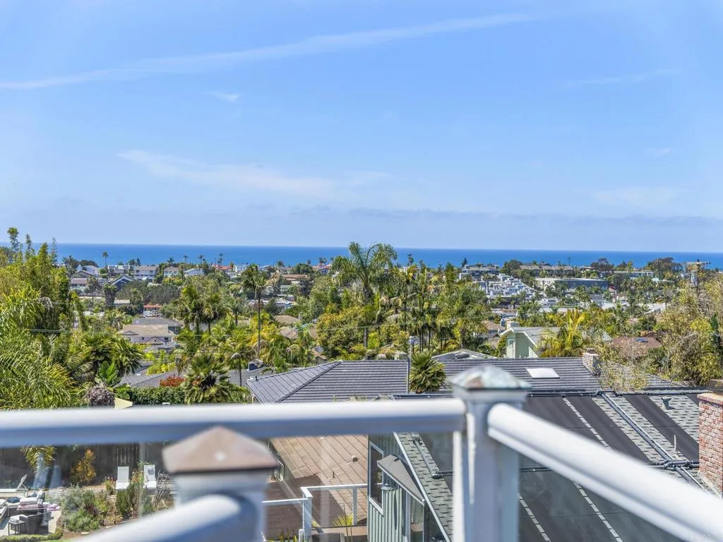 https://cdn.realtyfeed.com/cdn/127/306800889/30bfe727e2e7c14200f9b591c594c13f.webp