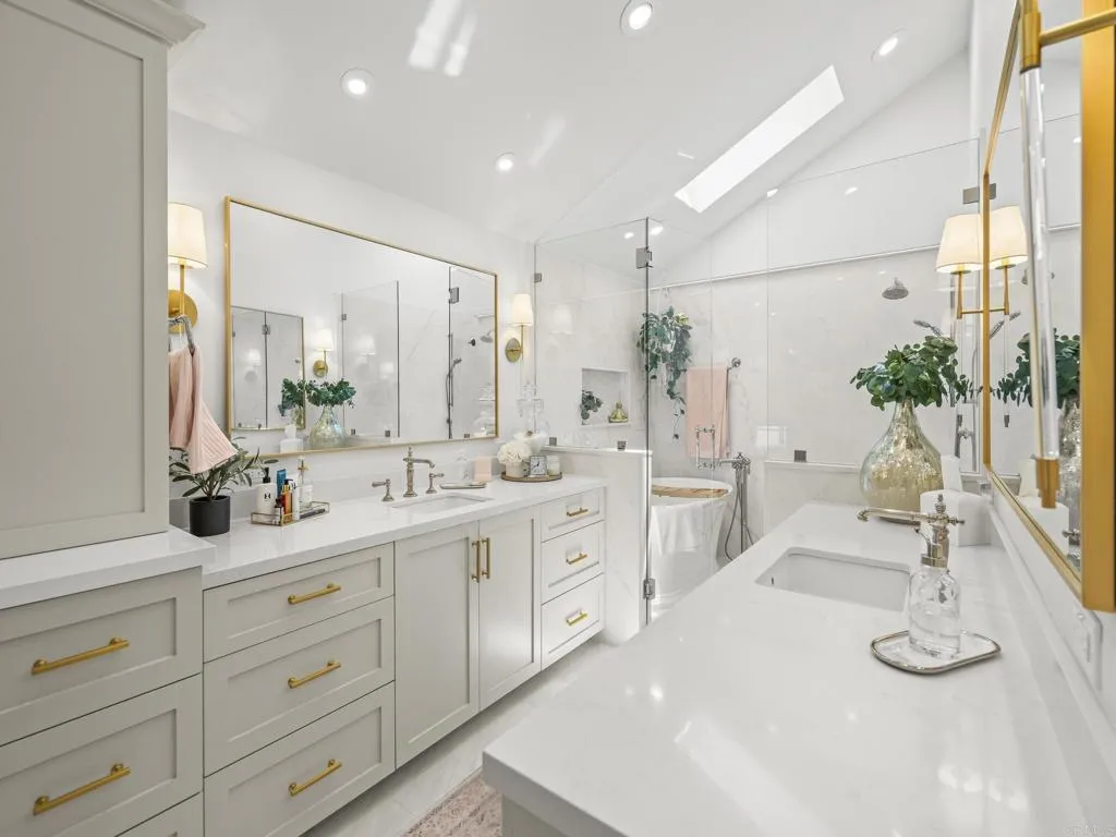 https://cdn.realtyfeed.com/cdn/127/306800889/3dfb9c0ed0ce7d40e454b4e0e529a178.webp