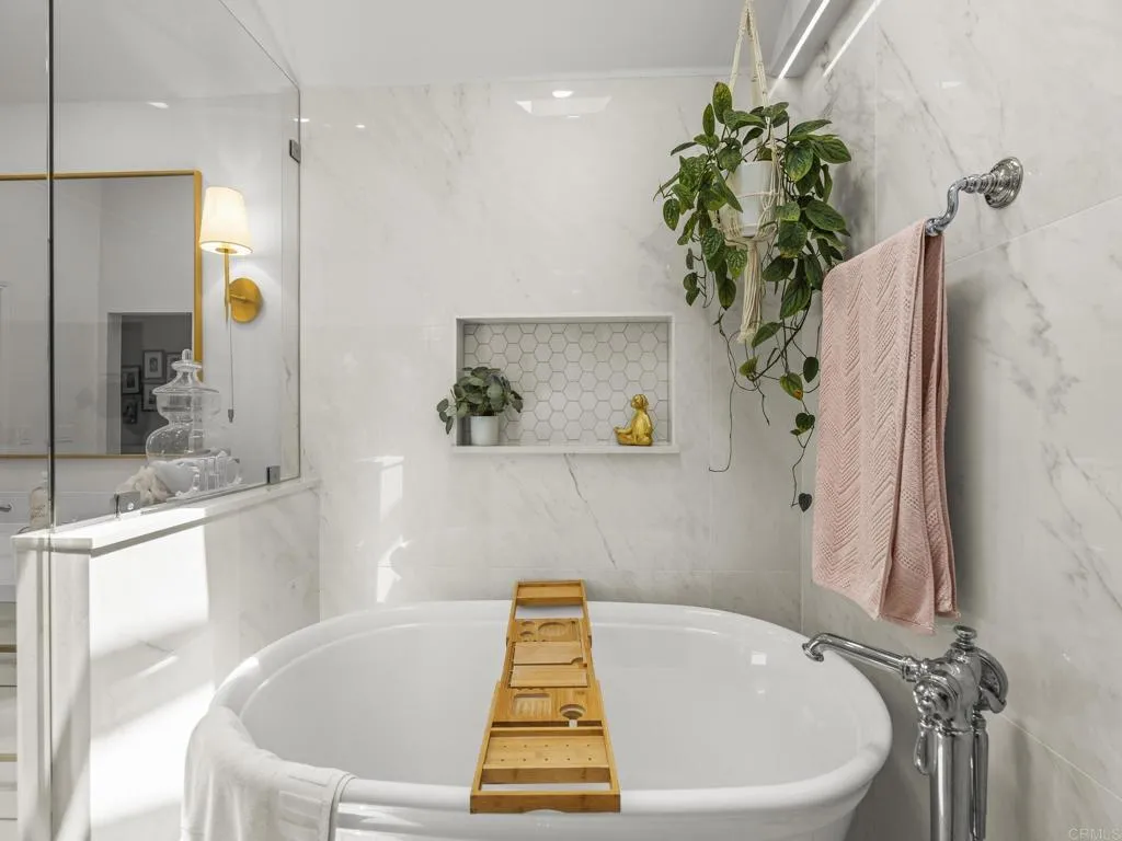 https://cdn.realtyfeed.com/cdn/127/306800889/566c8f7b00e26aa25cf1a60db8ce258a.webp