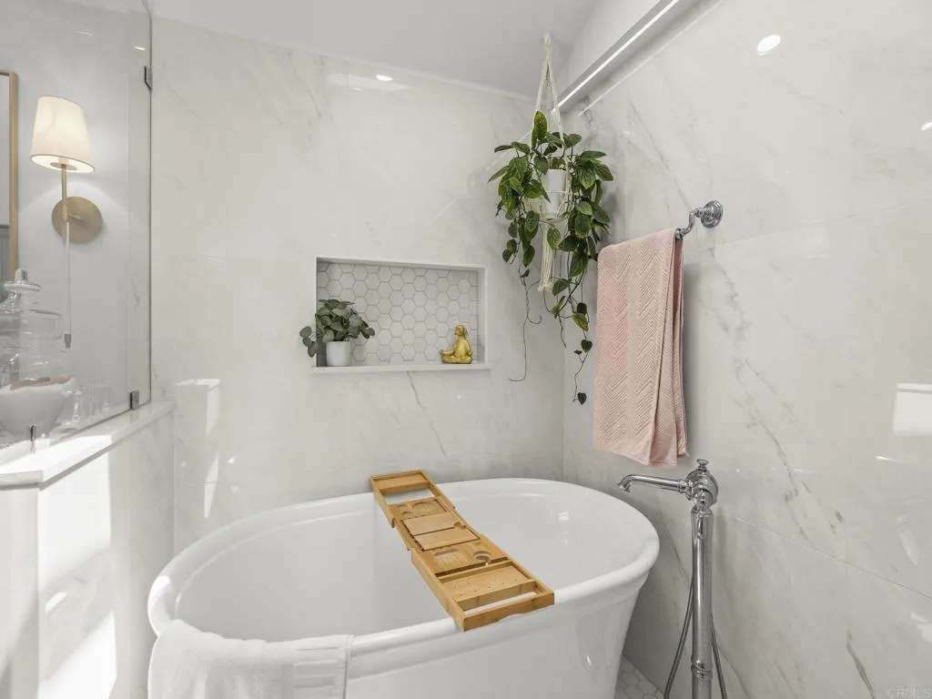 https://cdn.realtyfeed.com/cdn/127/306800889/8b36a3351941aac1447e06a24d4f3803.webp