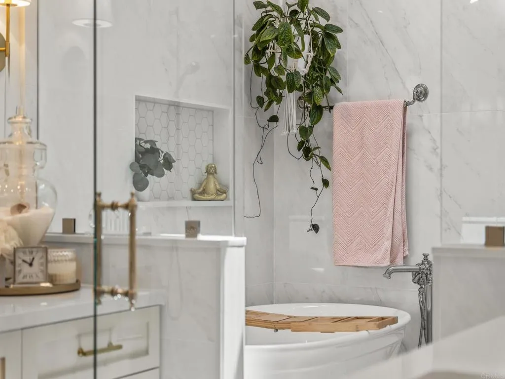 https://cdn.realtyfeed.com/cdn/127/306800889/c93f3c8aca196cb363209a78a635a067.webp
