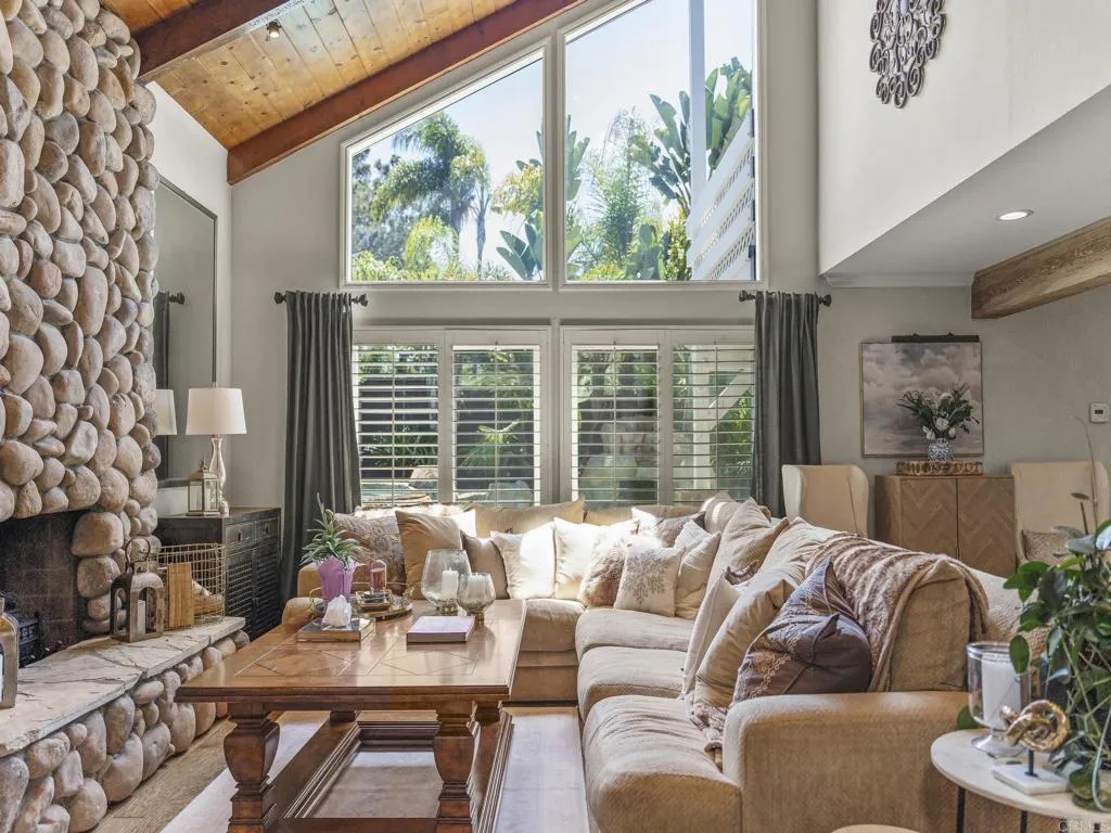 https://cdn.realtyfeed.com/cdn/127/306800889/e7603f4f4a5d5fda8fb3b2ca53029c08.webp