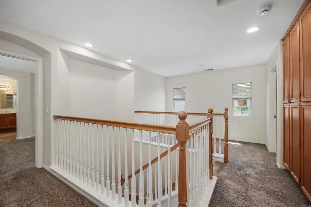 https://cdn.realtyfeed.com/cdn/127/306800899/84aead10457e502ac204479e7c888739.webp