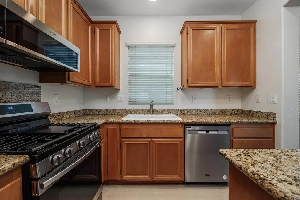 https://cdn.realtyfeed.com/cdn/127/306800899/de73f56499f0a4bb0577ca78320042d7.webp