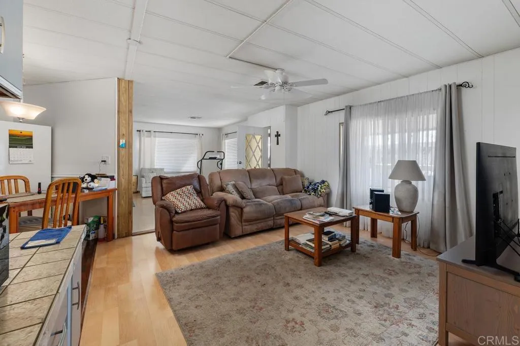 https://cdn.realtyfeed.com/cdn/127/306800947/55b02cd7f41ef6a40ad515630d3bdd00.webp