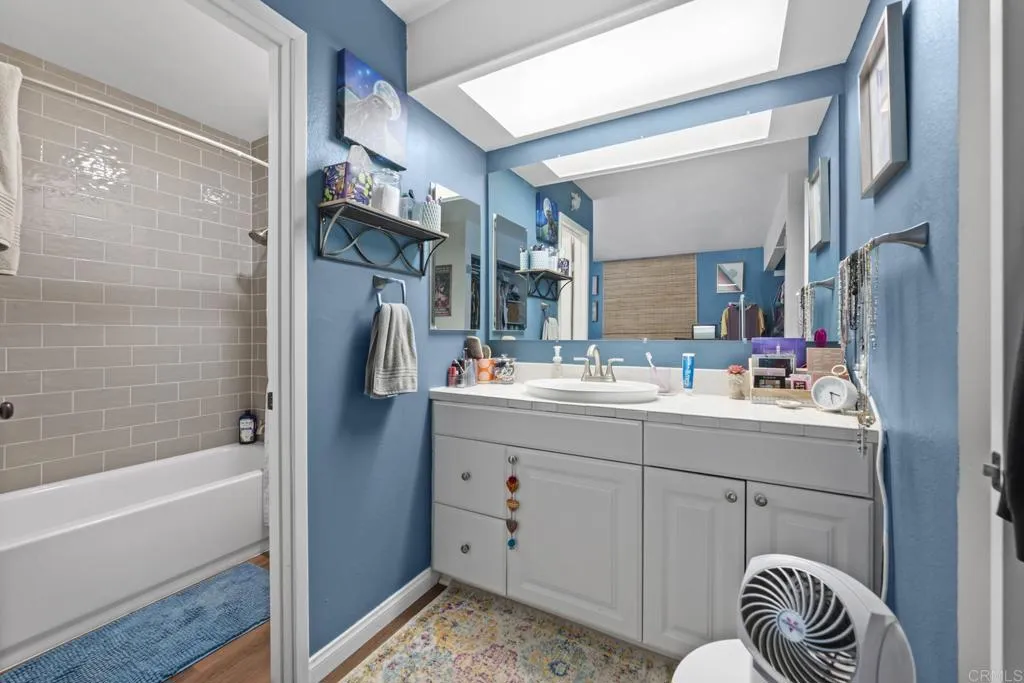 https://cdn.realtyfeed.com/cdn/127/306801075/55bf6fd70504ad94109aa6689de7ac91.webp