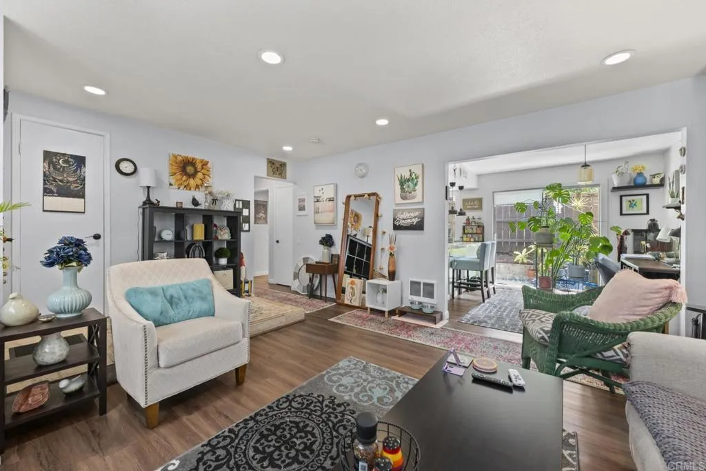 https://cdn.realtyfeed.com/cdn/127/306801075/a8c5075de3e3f478bc2d9a7594adb5d0.webp