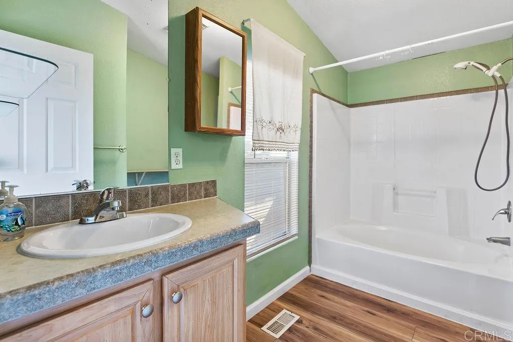 https://cdn.realtyfeed.com/cdn/127/306801116/d7f1f5c91adcd8ffb1ee11315fd4695c.webp