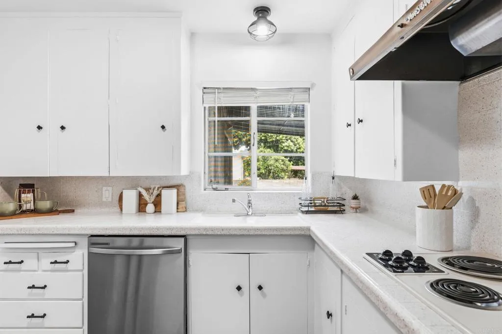 Photo #8: PTP2606452 Listing: Photo #8