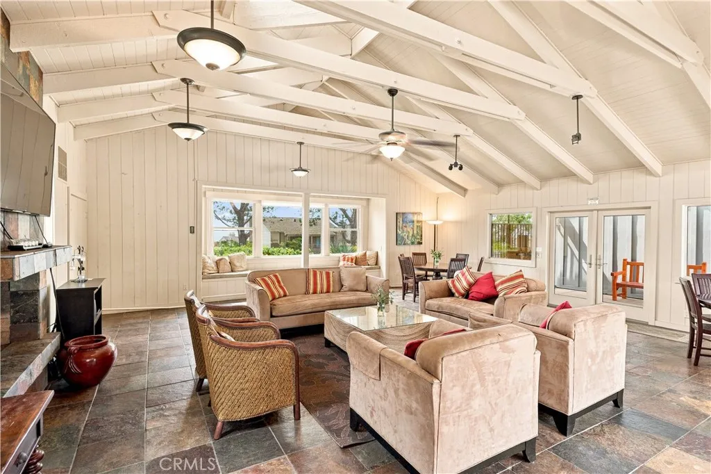 https://cdn.realtyfeed.com/cdn/127/306801296/4b9b6220fe48385cb8feefb2c2dc5ec0.webp