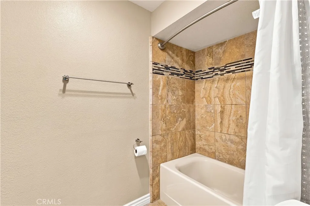 https://cdn.realtyfeed.com/cdn/127/306801296/4fc70f9ffebca2c694243749f069a04f.webp